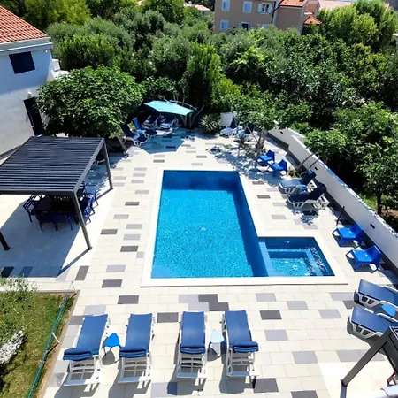 Adorami * Baška