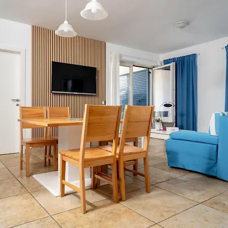 Apartament Adorami *